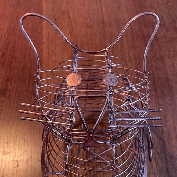 Copper Wire Cat Basket - Picture 2 of 9